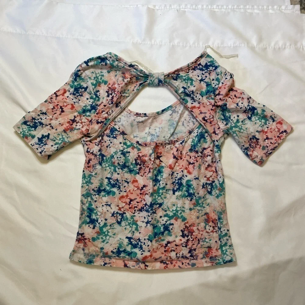About a Girl size small floral crop top - Picture 3 of 5